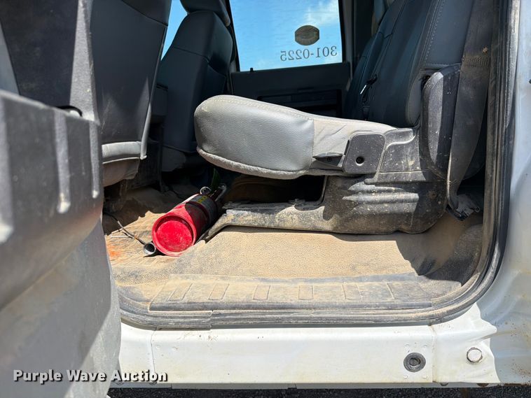 image for item EX2516 2011 Ford F250 Super Duty Crew Cab pickup truck