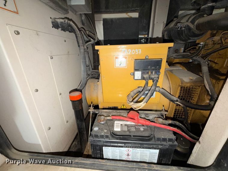 image for item EX2519 2000 Caterpillar XQ30 generator
