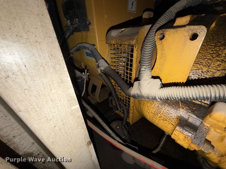 image for item EX2519 2000 Caterpillar XQ30 generator