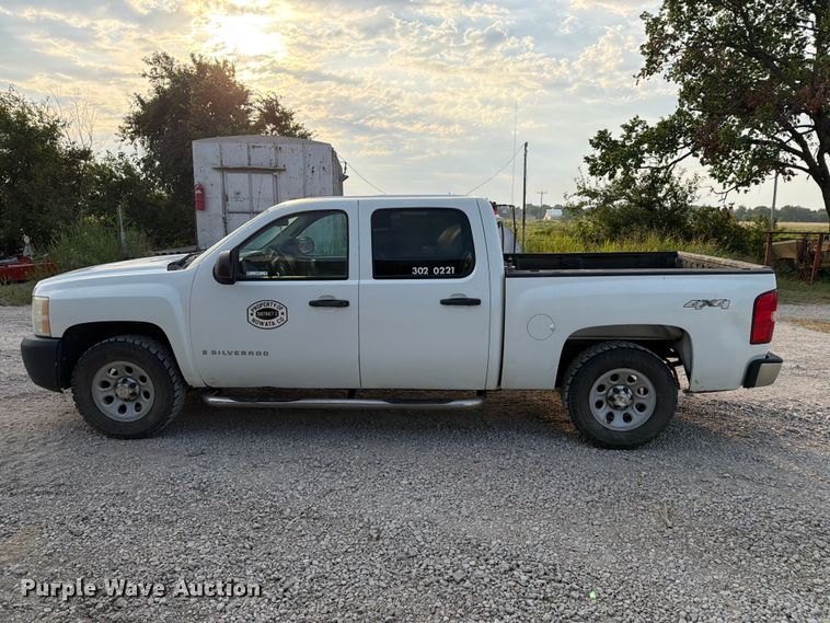 image for item EX4054 2008 Chevrolet Silverado Crew Cab pickup truck