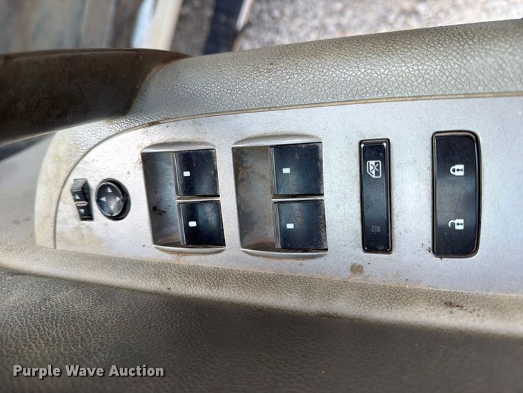 image for item EX4054 2008 Chevrolet Silverado Crew Cab pickup truck