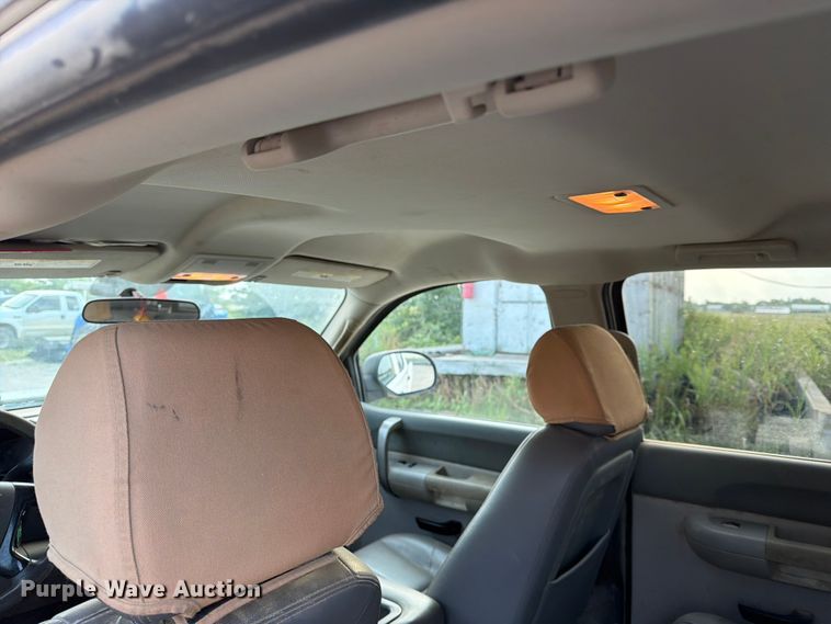 image for item EX4054 2008 Chevrolet Silverado Crew Cab pickup truck