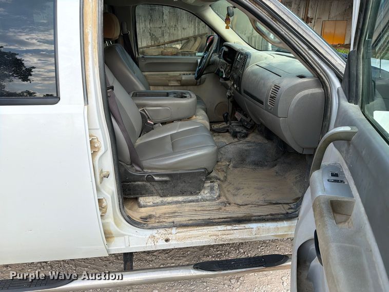 image for item EX4054 2008 Chevrolet Silverado Crew Cab pickup truck