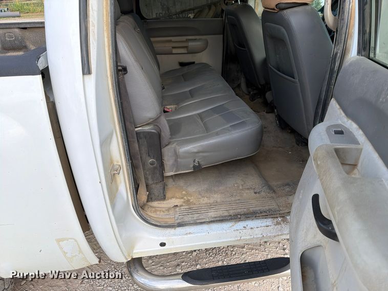 image for item EX4054 2008 Chevrolet Silverado Crew Cab pickup truck