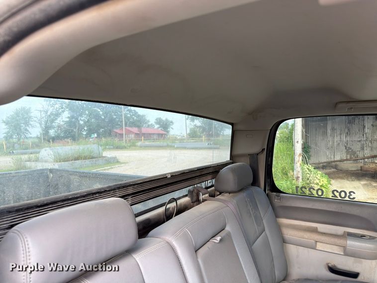 image for item EX4054 2008 Chevrolet Silverado Crew Cab pickup truck