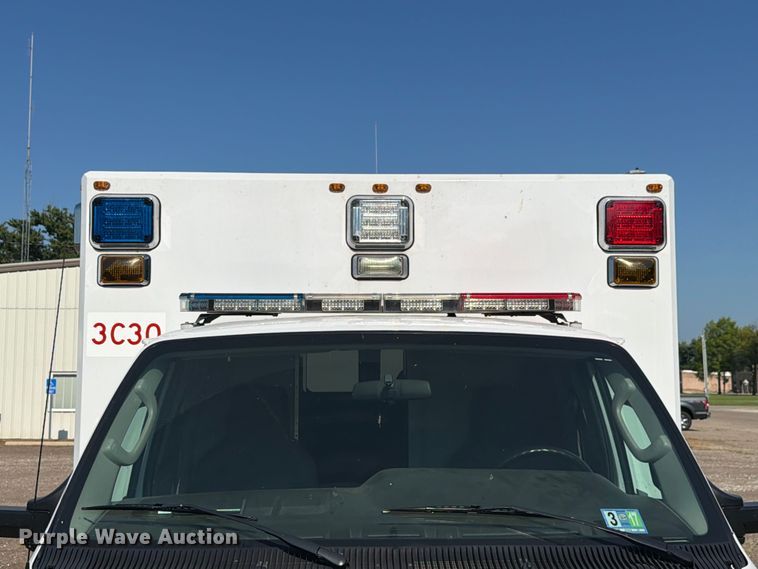 image for item EX4577 2009 Ford E450 Super Duty ambulance