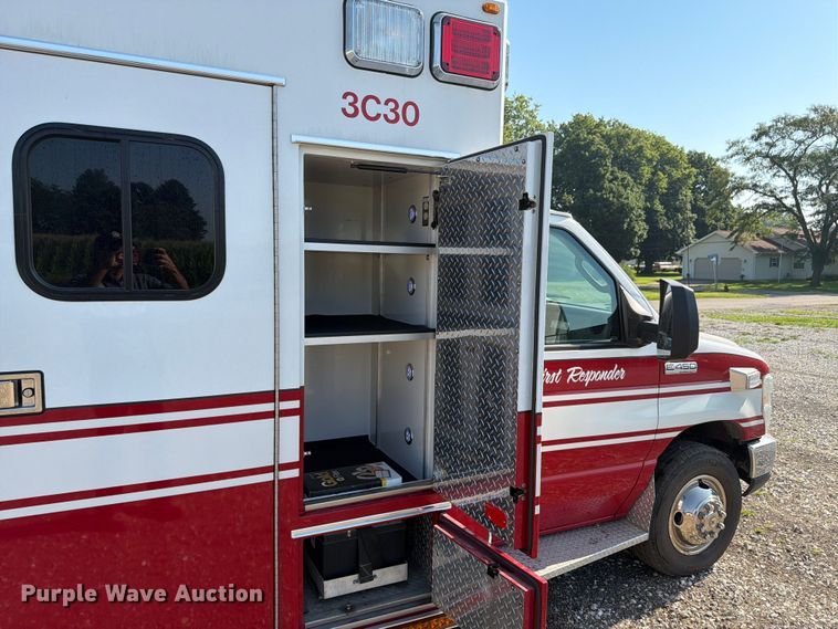 image for item EX4577 2009 Ford E450 Super Duty ambulance