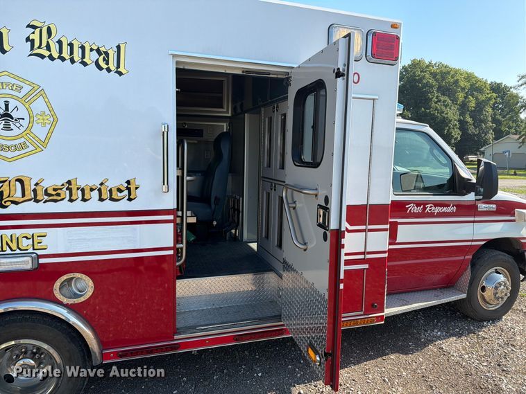 image for item EX4577 2009 Ford E450 Super Duty ambulance