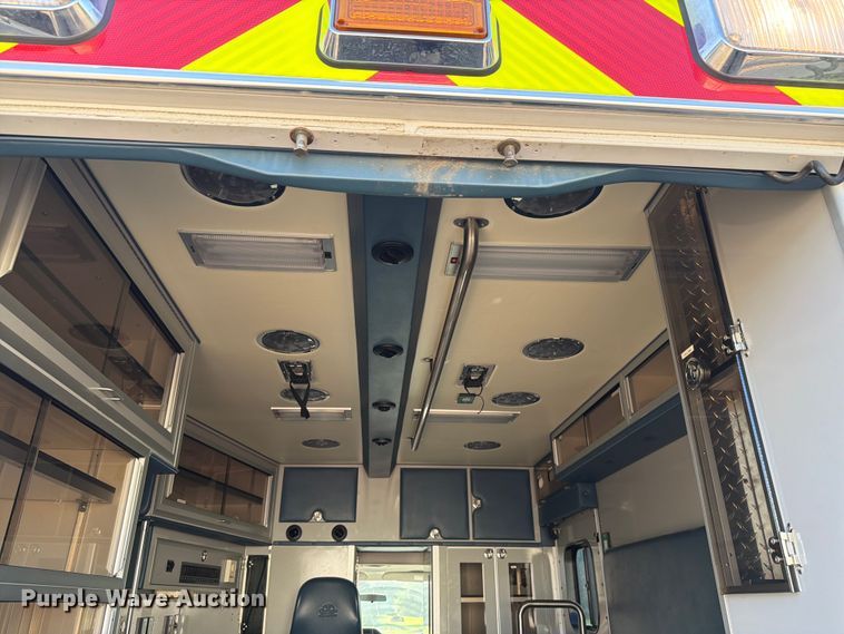 image for item EX4577 2009 Ford E450 Super Duty ambulance