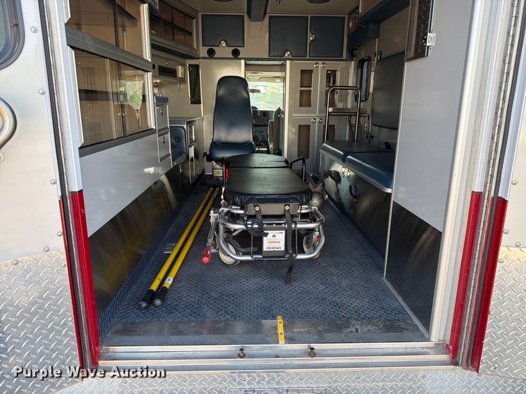 image for item EX4577 2009 Ford E450 Super Duty ambulance