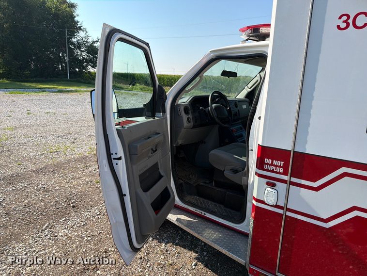 image for item EX4577 2009 Ford E450 Super Duty ambulance