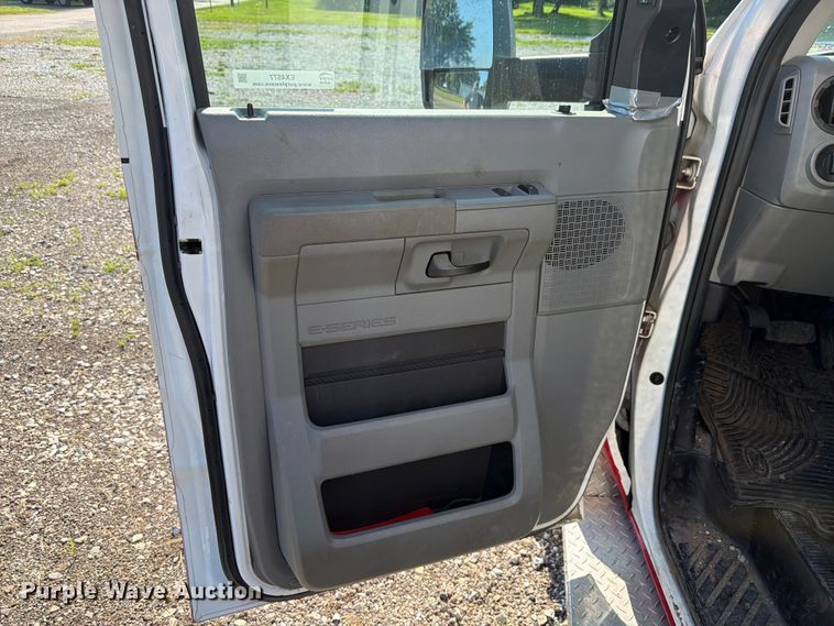 image for item EX4577 2009 Ford E450 Super Duty ambulance
