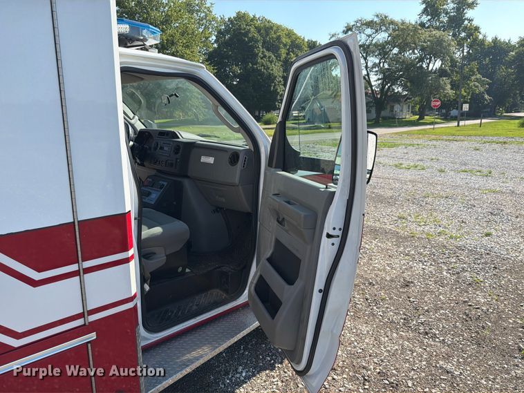 image for item EX4577 2009 Ford E450 Super Duty ambulance