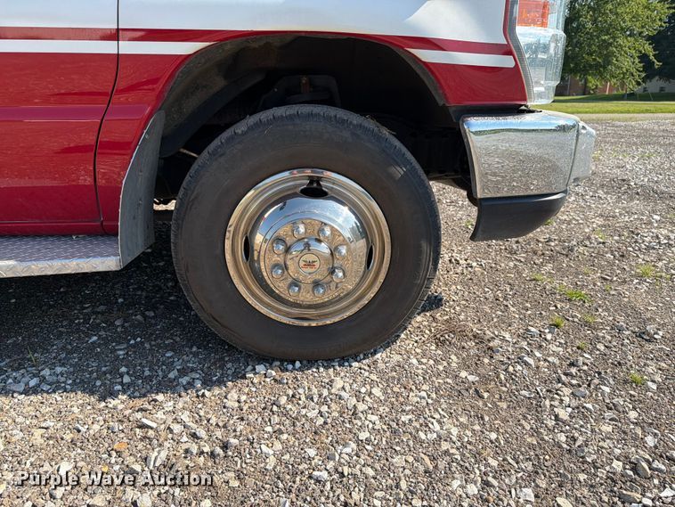 image for item EX4577 2009 Ford E450 Super Duty ambulance