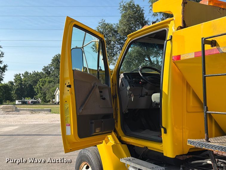 image for item FB5775 2000 Sterling L-Line dump truck