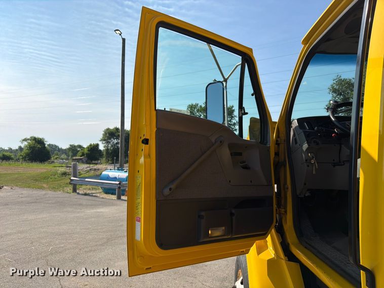 image for item FB5775 2000 Sterling L-Line dump truck