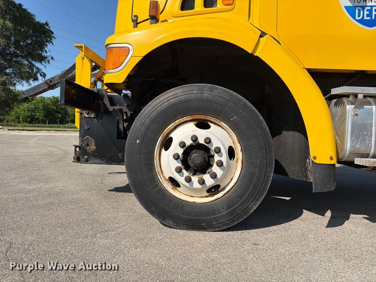 image for item FB5775 2000 Sterling L-Line dump truck