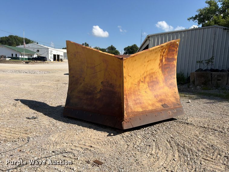 image for item FB5780 V plow