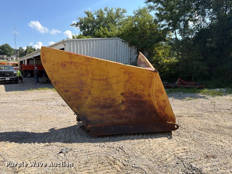 image for item FB5780 V plow