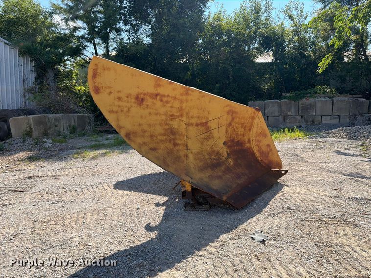 image for item FB5780 V plow