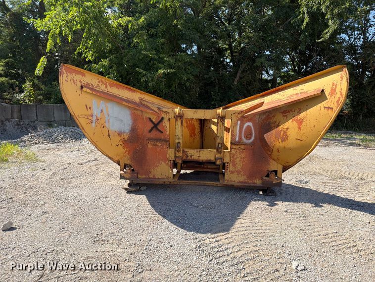 image for item FB5780 V plow