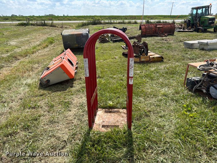 image for item FB5781 Branco 2240 tire inflation cage