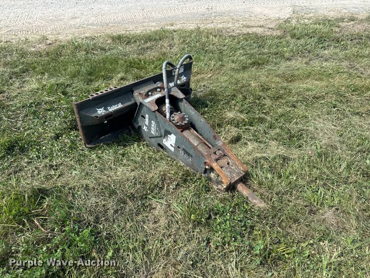 image for item FB5790 Bobcat B850 skid steer breaker