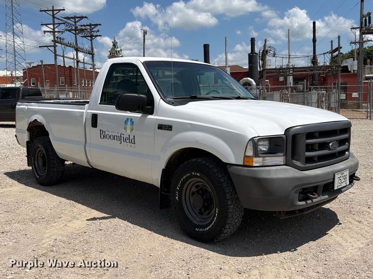 image for item FB5803 2004 Ford F350 Super Duty pickup truck