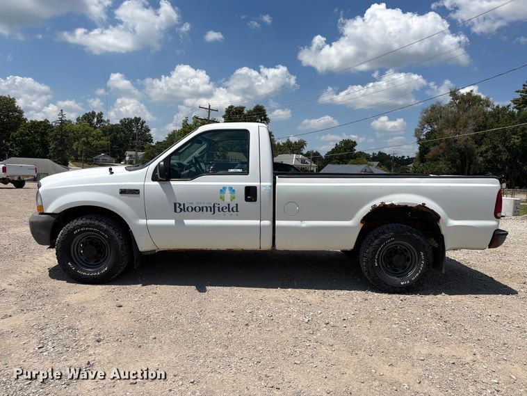 image for item FB5803 2004 Ford F350 Super Duty pickup truck