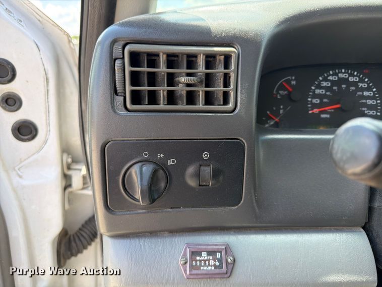 image for item FB5803 2004 Ford F350 Super Duty pickup truck
