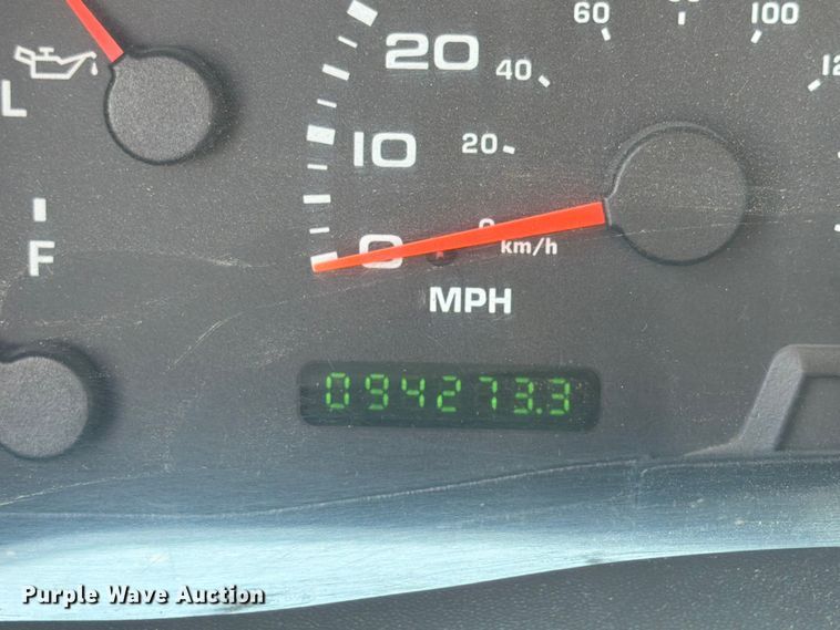 image for item FB5803 2004 Ford F350 Super Duty pickup truck