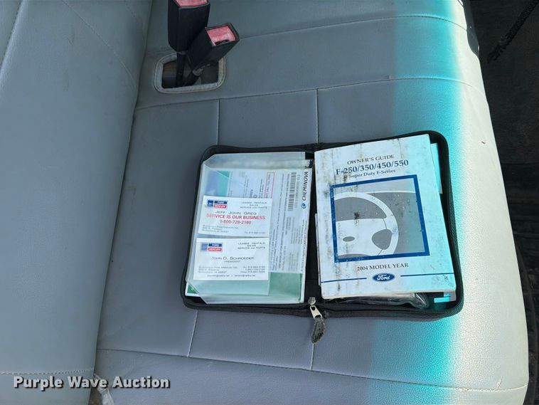 image for item FB5803 2004 Ford F350 Super Duty pickup truck