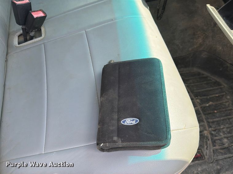 image for item FB5803 2004 Ford F350 Super Duty pickup truck