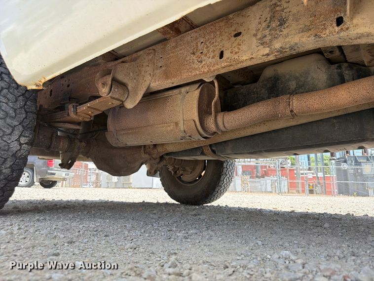 image for item FB5803 2004 Ford F350 Super Duty pickup truck