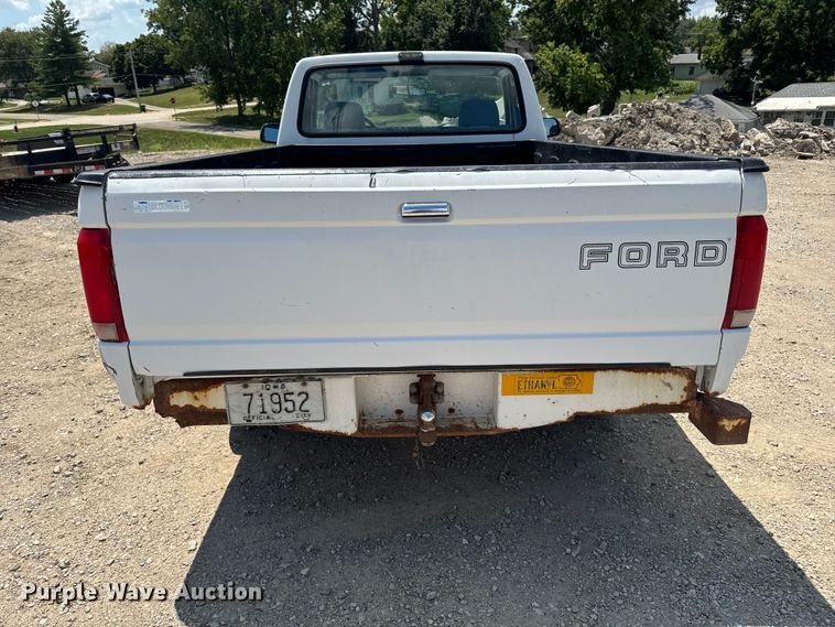 image for item FB5805 1993 Ford F150 pickup truck