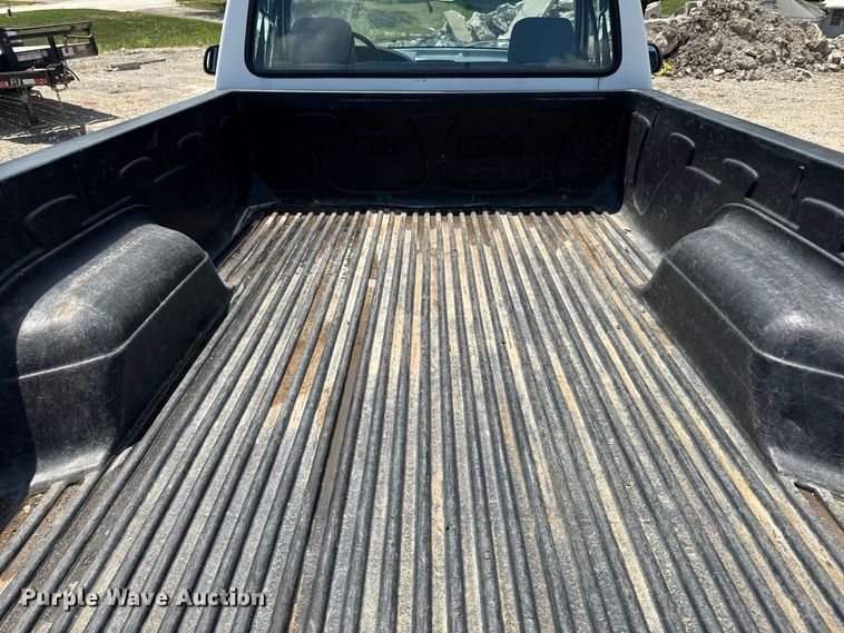 image for item FB5805 1993 Ford F150 pickup truck