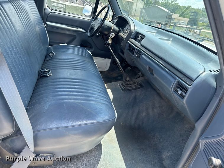 image for item FB5805 1993 Ford F150 pickup truck