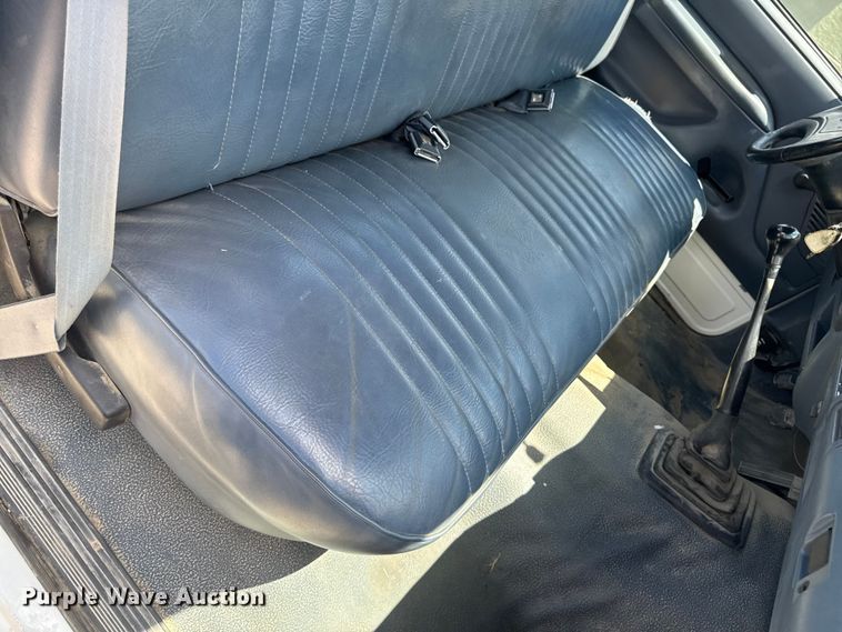 image for item FB5805 1993 Ford F150 pickup truck