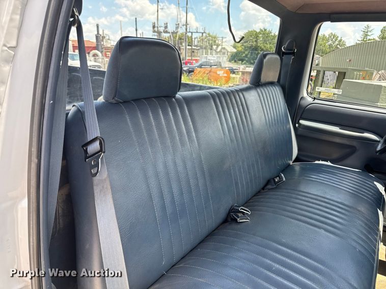 image for item FB5805 1993 Ford F150 pickup truck