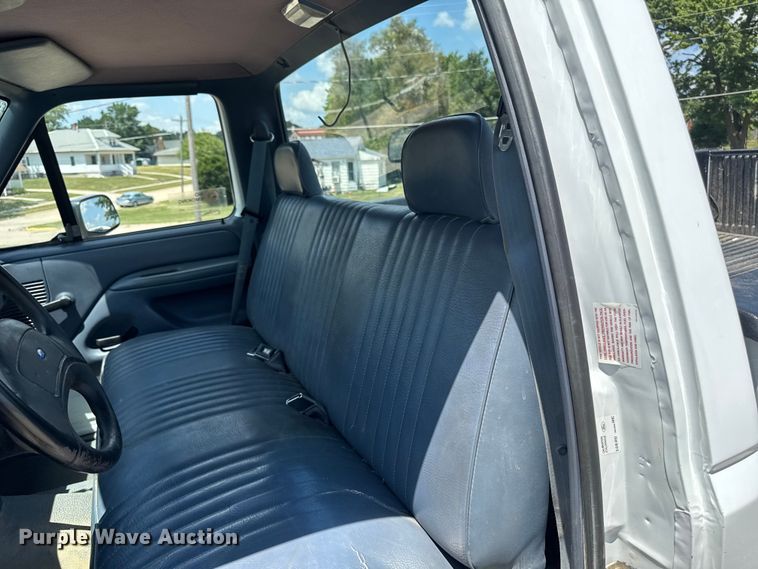 image for item FB5805 1993 Ford F150 pickup truck