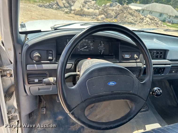 image for item FB5805 1993 Ford F150 pickup truck