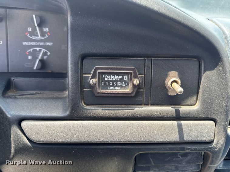 image for item FB5805 1993 Ford F150 pickup truck