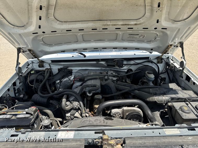 image for item FB5805 1993 Ford F150 pickup truck