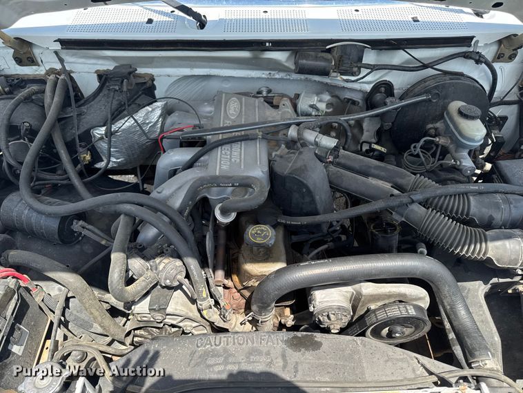 image for item FB5805 1993 Ford F150 pickup truck