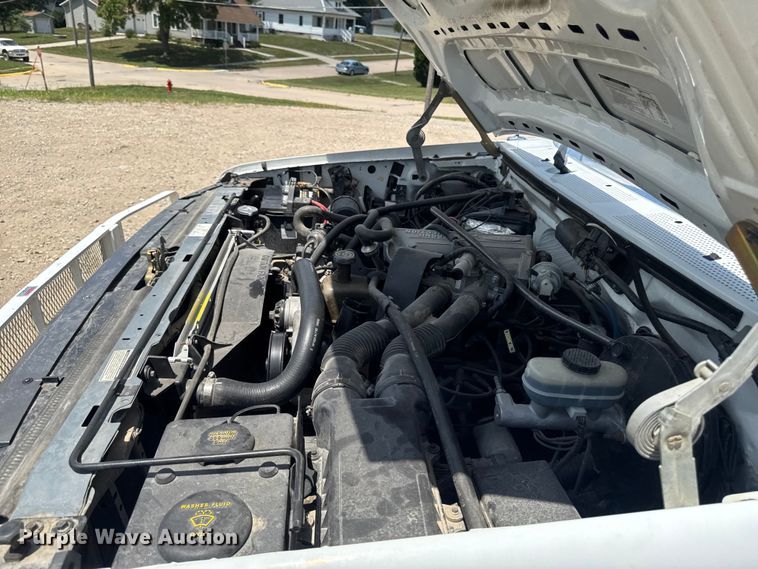image for item FB5805 1993 Ford F150 pickup truck