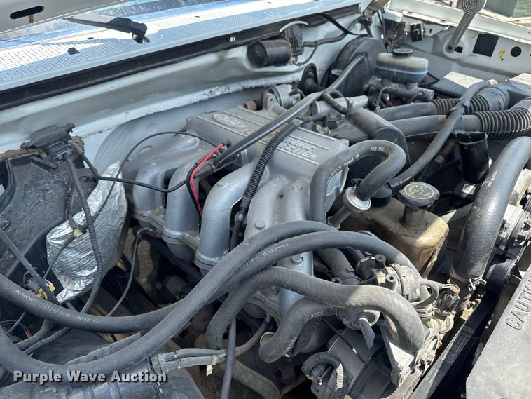 image for item FB5805 1993 Ford F150 pickup truck