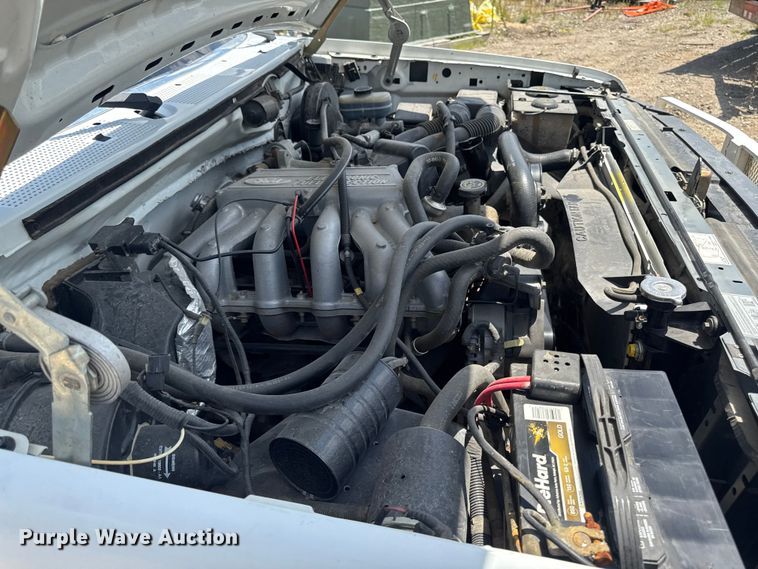 image for item FB5805 1993 Ford F150 pickup truck