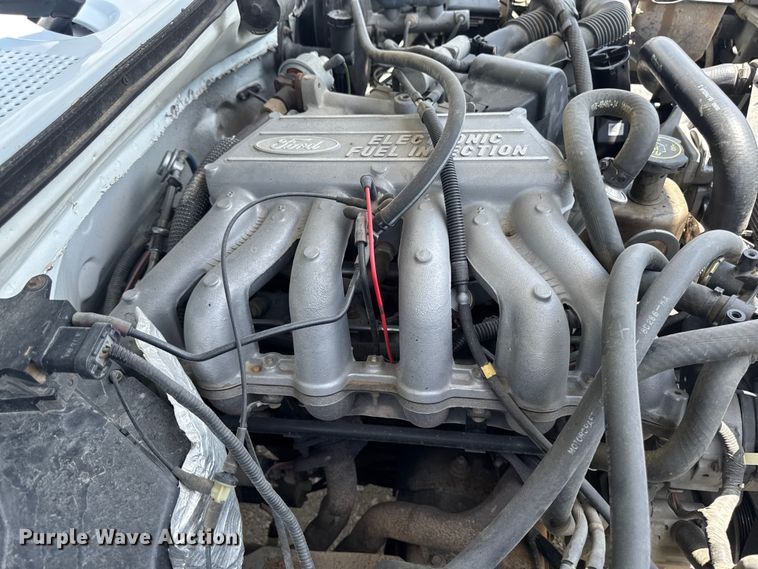 image for item FB5805 1993 Ford F150 pickup truck
