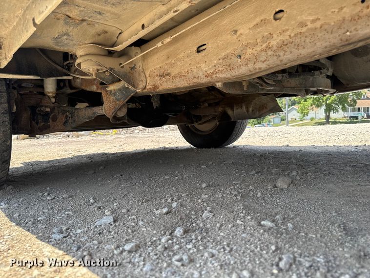 image for item FB5805 1993 Ford F150 pickup truck