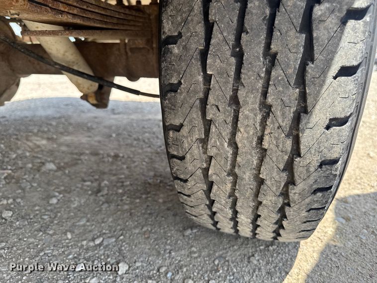 image for item FB5805 1993 Ford F150 pickup truck